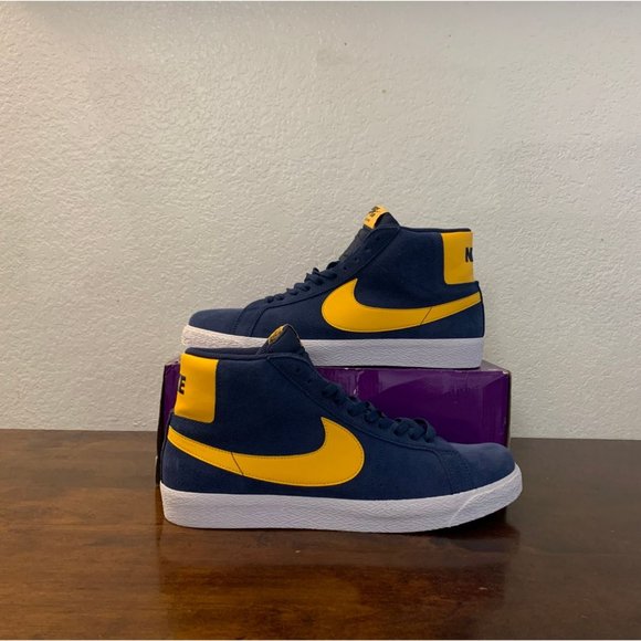 Nike Other - Nike SB Zoom Blazer Mid 'Michigan' 864349-402 Men's Size 14